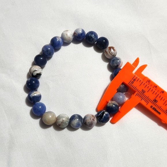 Sodalite healing crystal bracelet - Picture 2 of 2